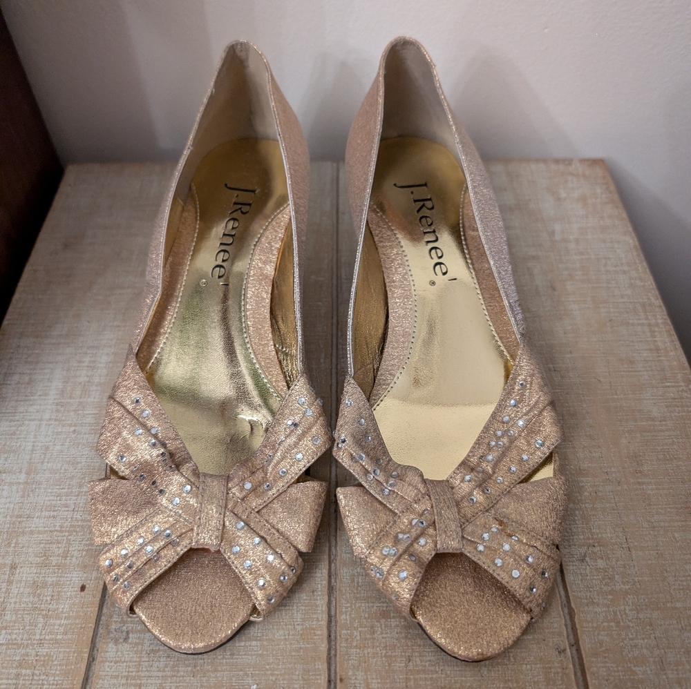 NWOB! J. Renee Allure Gold Wedges